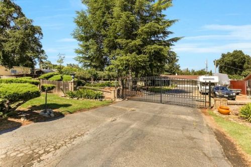6817 Almond Ave, Citrus Heights CA  95662-3301 exterior