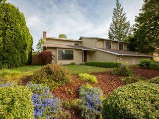 823 8th St, Damascus OR  97080 exterior