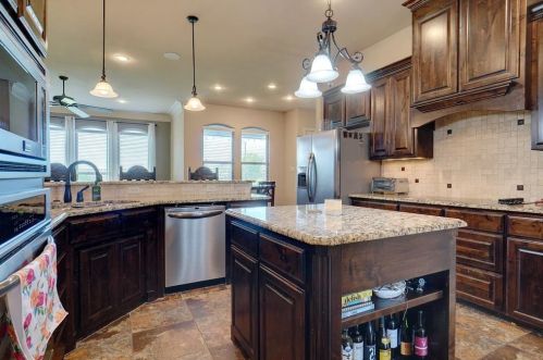 7012 Katie Corral Dr, Fort Worth TX  76126-6440 exterior