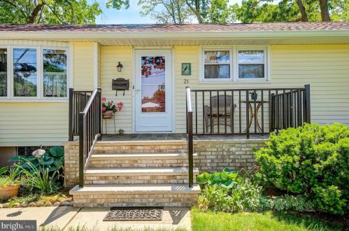 21 Whitman Rd, Trenton, NJ 08619-1469