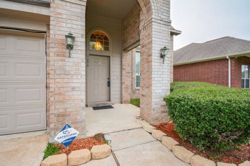 7239 Roundrock Park Ln, Richmond TX  77407-1582 exterior