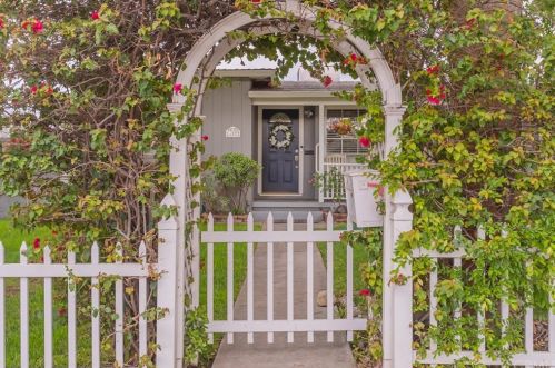 657 Shasta Way, Upland, CA 91786-4632