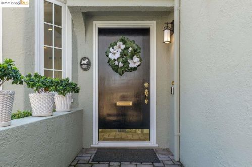 885 Glen Dr, San Leandro, CA 94577-3866