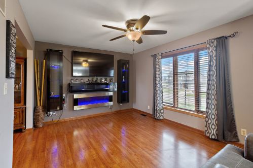 145 Elliot Dr, Chebanse, IL 60922-2094
