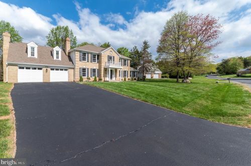 998 Redberry Ct, Great Falls, VA 22066-1322