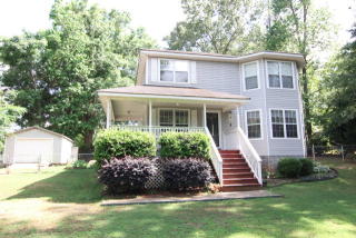 111 Benjamin St, Greenwood, SC 29646-9019