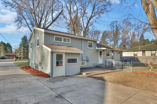 1735 Birch Lake Ave, Saint Paul MN  55110-3308 exterior
