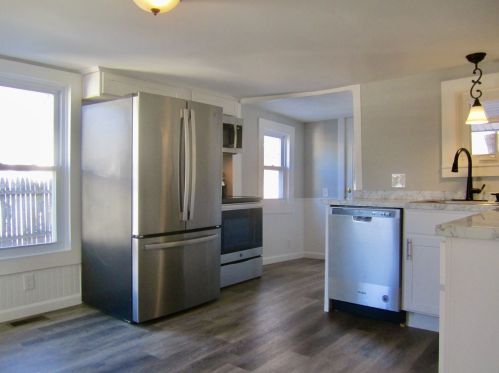 106 Burke St, Nashua, NH 03060-4724
