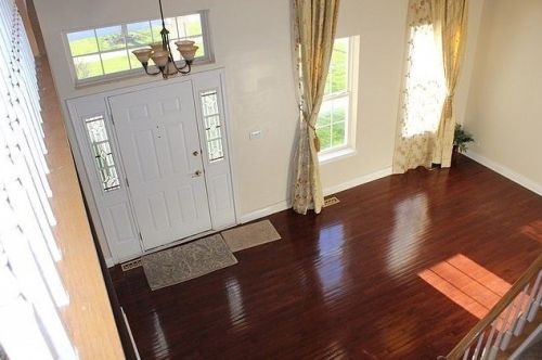 2136 Lindsay Dr, Naperville IL  60564-8432 exterior