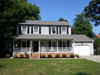 502 Tabb Lakes Dr, Yorktown, VA 23693-4127