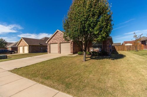 209 Colt Dr, Waxahachie, TX 75165-5358