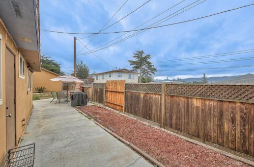 1024 Highland St, Seaside CA 93955-6103 exterior