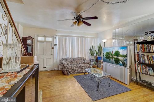 6004 10th St, Philadelphia PA 19141-3703 exterior