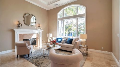 12181 Chianti Dr, Los Alamitos, CA 90720-4607