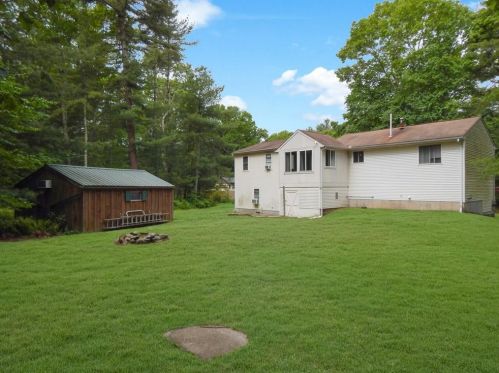 46 Main St, Hopkinton, RI 02804-2228