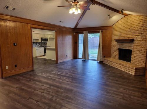 2808 Cliffbrook Dr, Carrollton TX  75007-5709 exterior