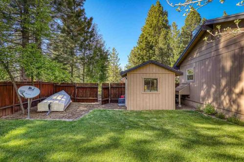 10551 Jeffery Pine Rd, Truckee CA  96161-2187 exterior