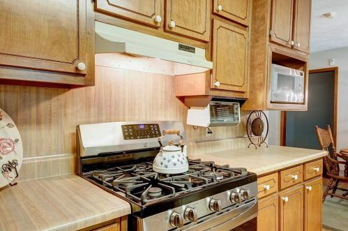 125 Oak Leaf Dr, Stockbridge GA  30281-4998 exterior