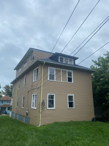 834 Lenox Ave, Waukegan, IL 60085-7438