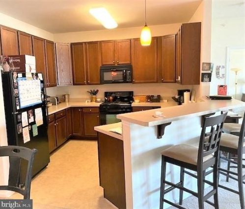 836 Timberlake Dr, Trenton NJ  08618-1471 exterior