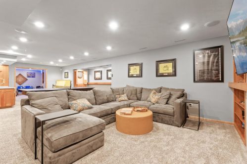2332 Fieldstone Curv, Saint Paul MN  55129-6218 exterior
