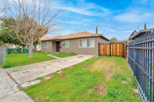 2459 Sonora St, Stockton, CA 95205-6508