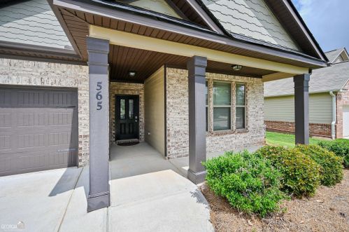 565 Carleton Pl, Locust Grove, GA 30248-4462
