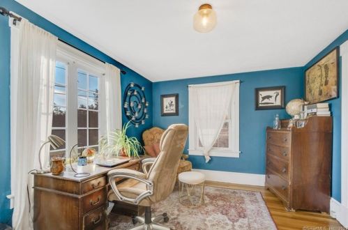548 Middlefield St, Middletown CT  06457-3553 exterior