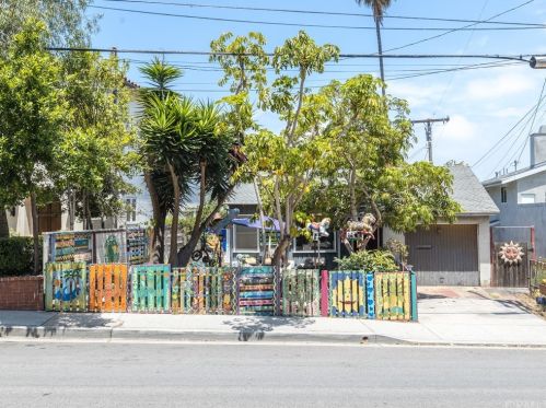 2527 Valley Dr, Manhattan Beach, CA 90266-2600