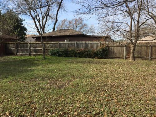 8804 Clarewood Dr, Austin TX  78758-7233 exterior