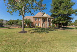 1977 Spring Hollow Ln, Memphis, TN 38139-5675
