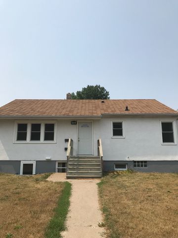 1112 9th Ave, Jamestown, ND 58401-5721