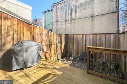 867 30 St, Philadelphia PA 19121-3604 exterior