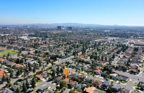 2218 San Lorenzo Ave, Santa Ana CA 92704-6039 exterior