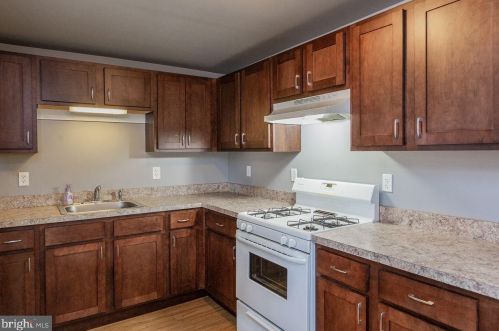 121 Vine St, Lancaster PA  17602-3517 exterior