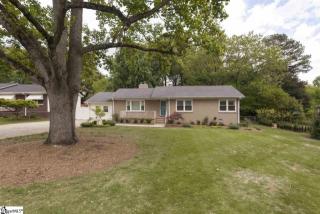 11 Cardinal Dr, Taylors, SC 29687-3210