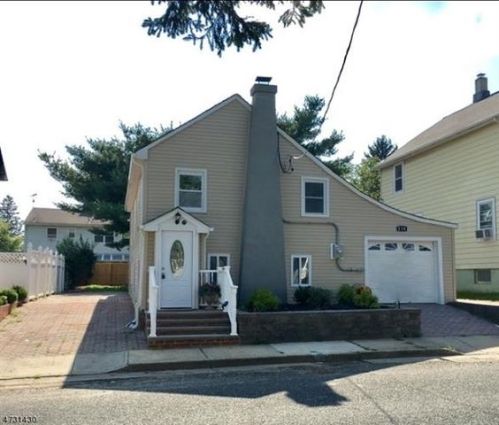 216 14th Ave, Manville, NJ 08835-1606