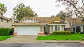 429 Shannon Dr, Vacaville, CA 95688-9243