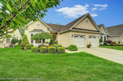 64 Oakmont Ln, Jackson Twp, NJ 08527-4019