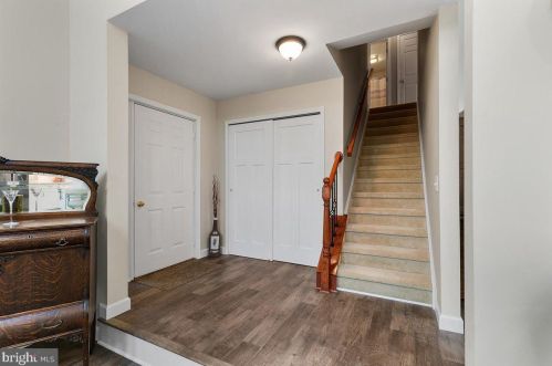 104 Cliff Ave, Lancaster PA  17602-4700 exterior