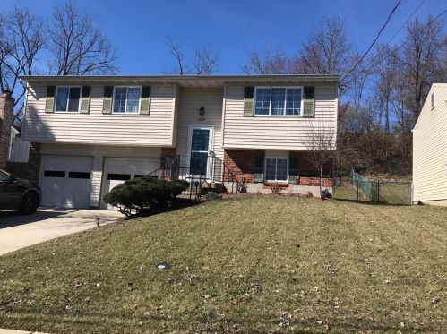 1039 Bandanna Dr, Cincinnati, OH 45238-4225