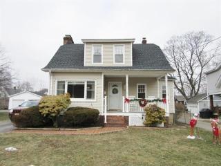 16 Hamilton St, Bloomingdale, NJ 07403-1707