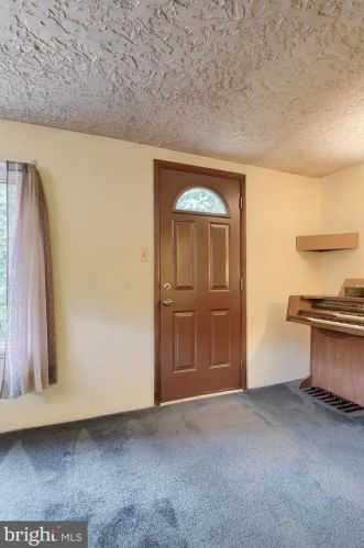 295 Taylor Rd, York, PA 17406-7732