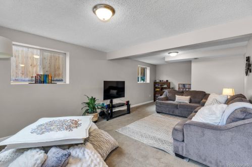 2572 Pagosa Way, Aurora CO 80011-4930 exterior