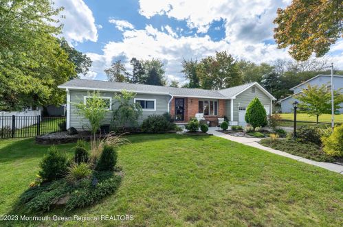 3 Hawaii Rd, Jackson Twp, NJ 08527-1513