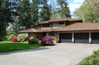 23910 25th Ct, Redmond, WA 98075-9444