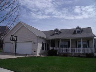 930 Wells Dr, Sycamore, IL 60178-9524