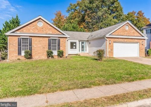 6204 Otter Run Rd, Clifton, VA 20124-2372