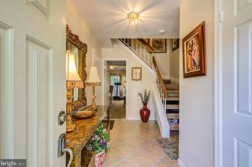 10940 Pebble Run Dr, Silver Spring, MD 20902-3684