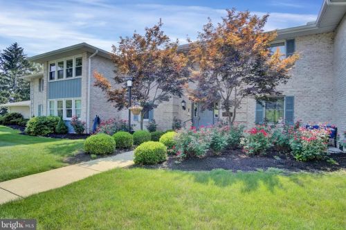 36 Cambridge Ct, Carlisle, PA 17013-2733